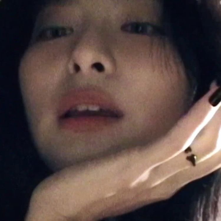 ryussins's tweet photo. —My eyes are up here baby https://t.co/uAwWAKrOMw