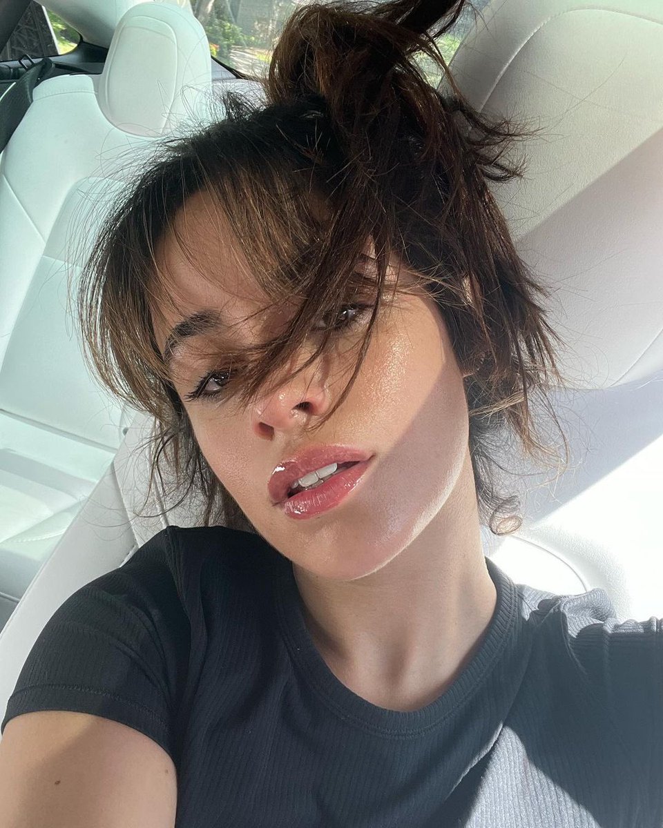 Camila_Cabello's tweet photo. portraits https://t.co/A1mjbfGet2
