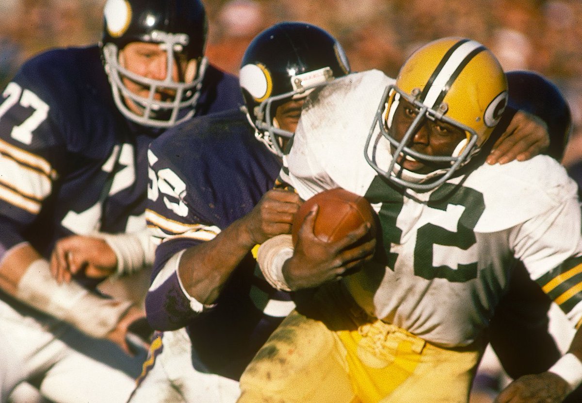 OnAirKB's tweet photo. Unless you’re wearing a helmet like John Brockington’s you can’t call yourself a punishing runner. #NotUpForDiscussion https://t.co/8sI75e3bfJ