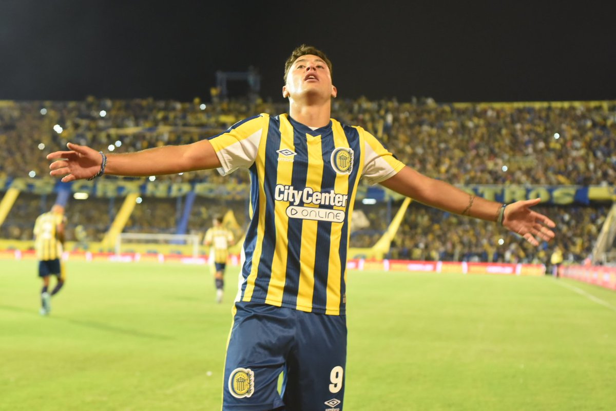 Carnavalcanaya_'s tweet photo. ¡GANOOO CENTRAL!
Con goles de Damián #Martínez y Alejo #Véliz (x2), el equipo de Miguel suma 13 puntos sobre 15 posibles en el Gigante y llega de la mejor manera posible al clásico.
#CarnavalCanaya https://t.co/g9ugbSibmz