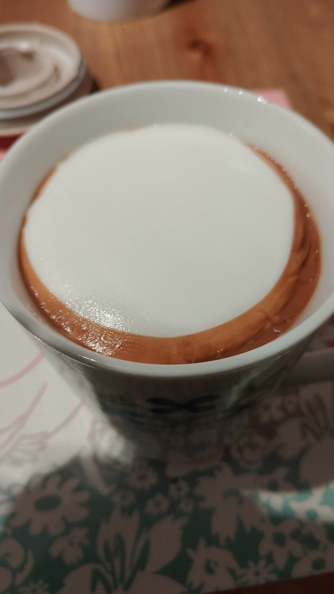 kimtory11's tweet photo. 생일선물로 받은2 밀크티메이커.

후기:집에 카페차려도되겠다.
밀크폼기능이 아주 개 짱이에요.......
사실 마쿠아케(한국 텀블벅같은 사이트)에서 지금은 종료된 핫초코메이커를 갖고싶었는데(초코기능하나만 다름) 이것도 완전 짱만족이랍니다~~!ㅜㅜ집에서 카페음료 즐기기 최고임 https://t.co/cgiMYWRxgE