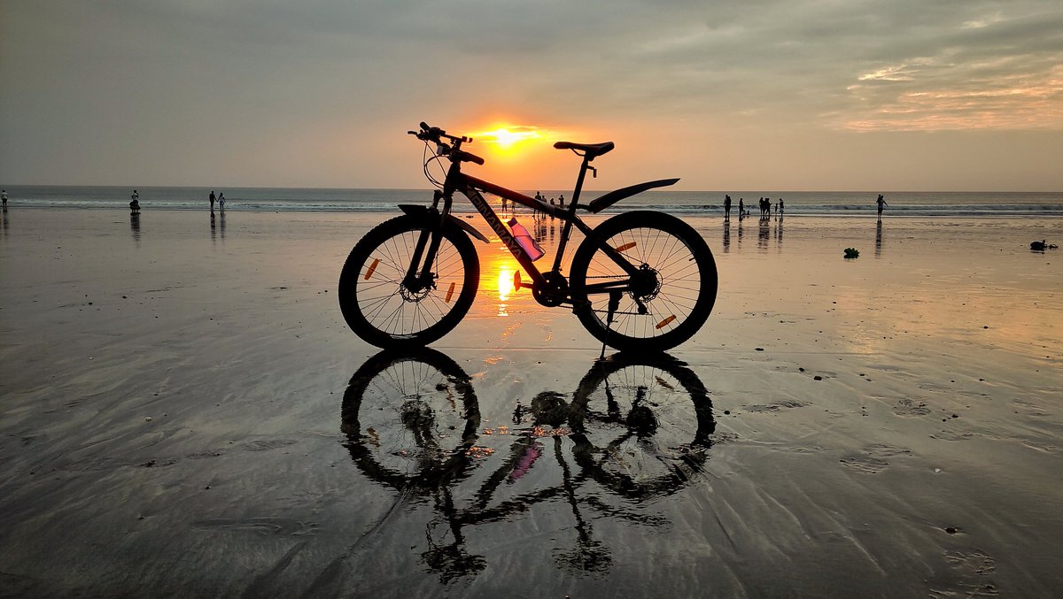 harrybandbe's tweet image. Show us a picture of a sunset shot on your phone!
#sunset #oldpic #pocoX3