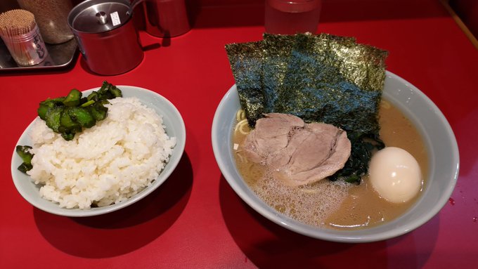 と言うわけで、例のごとく #本八幡 の #武蔵家 でご飯🍚🍜開店直後だったから待たずに座れてサクッと食べて退店✨でる頃に