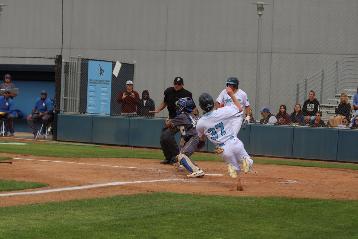 Corona del Mar HS Baseball tweet media