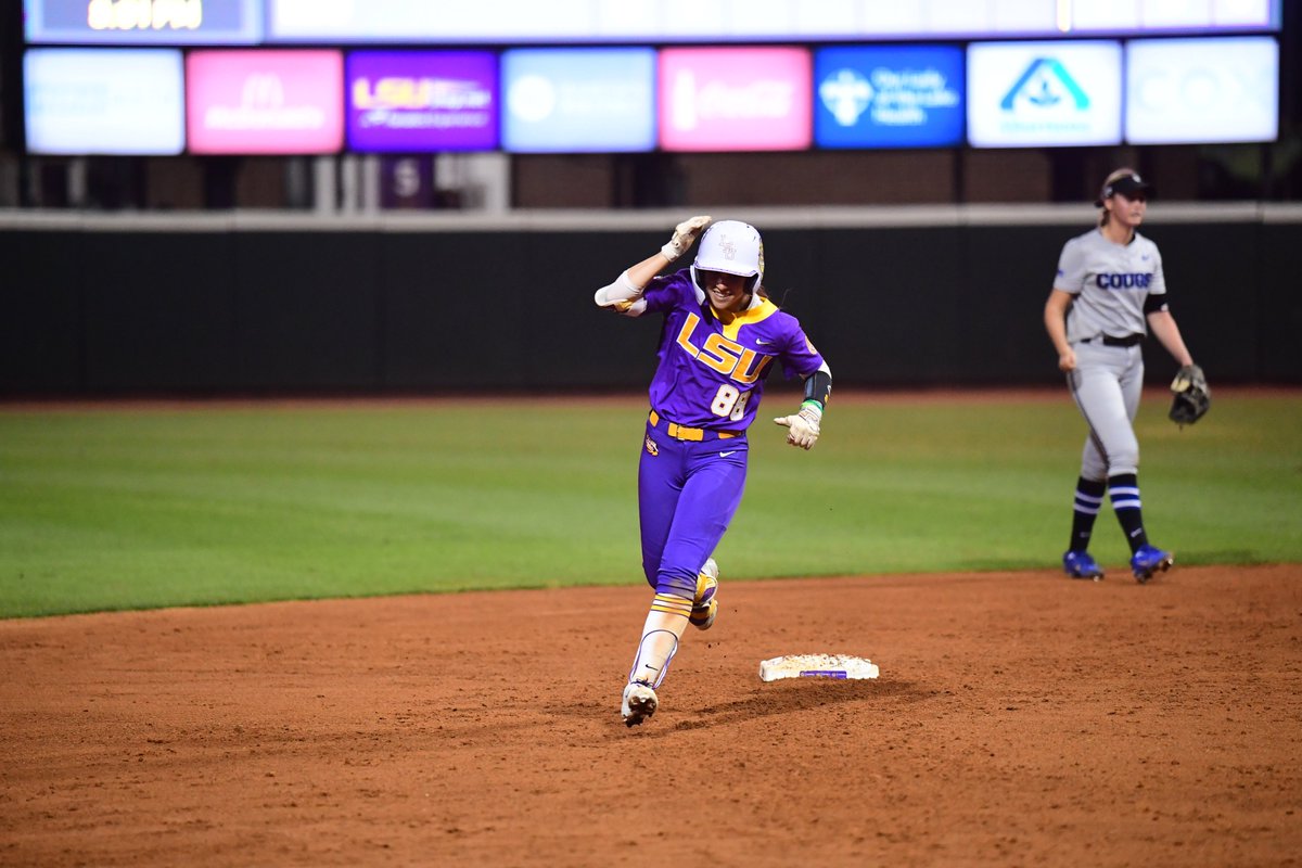 LSUsoftball tweet picture