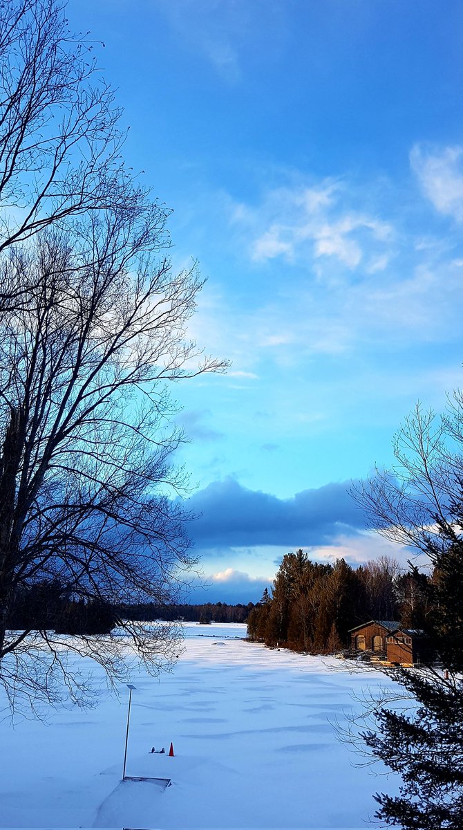 MarikaCarter's tweet photo. #todaysview #Canada #Ontario https://t.co/f3DFt4S772