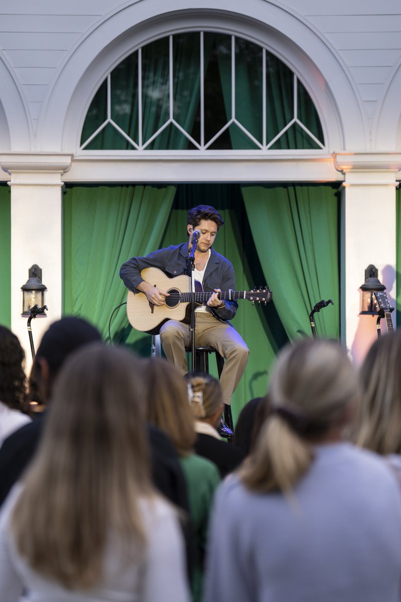 NiallOfficial's tweet photo. A surreal experience! Playing a few songs for the ladies the night before their final round @anwagolf . Thank you for having me and allowing me to play a part in this special event. https://t.co/jeaMbdDxq2