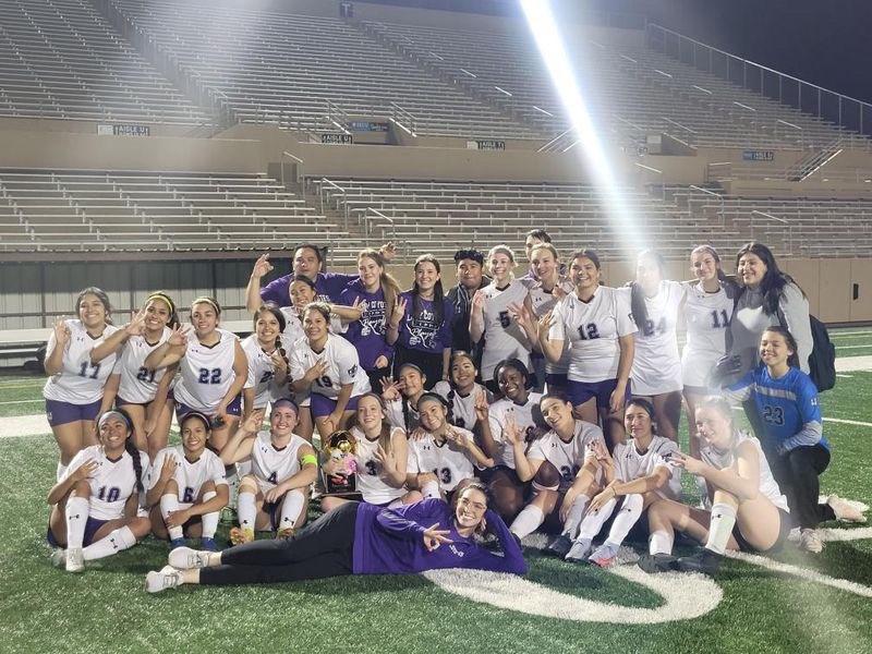 For the first time in Anna Lady Coyotes Soccer history... WE ARE REGIONAL QUARTERFINAL CHAMPIONS! 🏆🏆🏆

It wasn't easy... it took 100 minutes of hard work, blood, sweat &amp; tears.

Final score: 3-2

Proud doesn't even begin to describe it. 💜⚽🥲

See you in Tyler. 😎