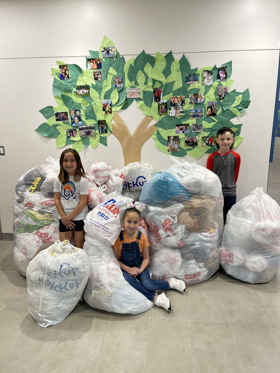 WISDLagway's tweet photo. Another week’s worth of plastic bags to save our planet! Partnering with @HEB to reduce, reuse, and recycle! #TakeCareOfTexas https://t.co/HPzJccVq5J