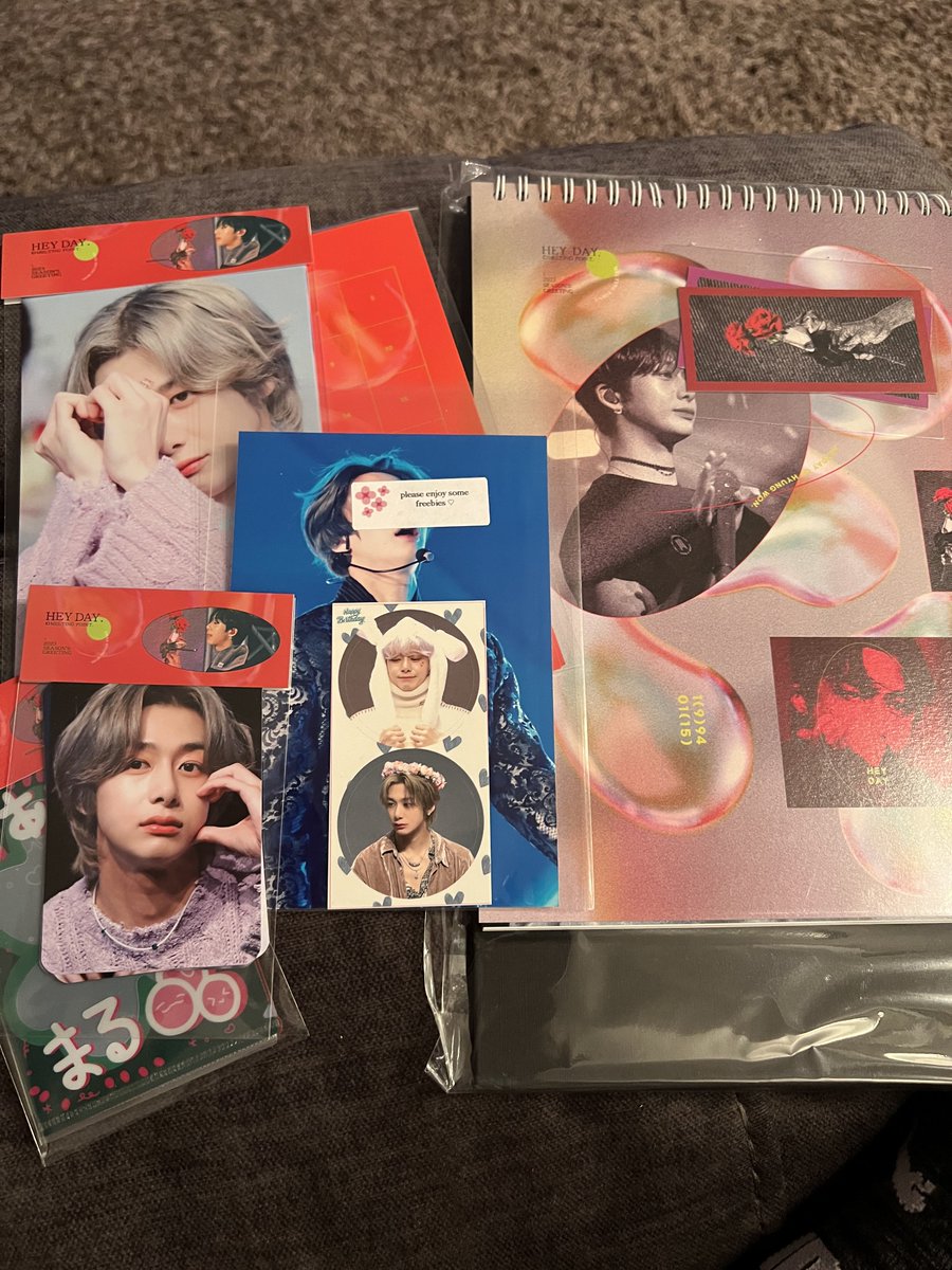 TheOneNOnlyAnaB's tweet photo. My goodies have arrived and this blanket is warm thank you.. my picture didn’t do the blanket justice 

#chaerryupdates https://t.co/FaGGDVHzEL
