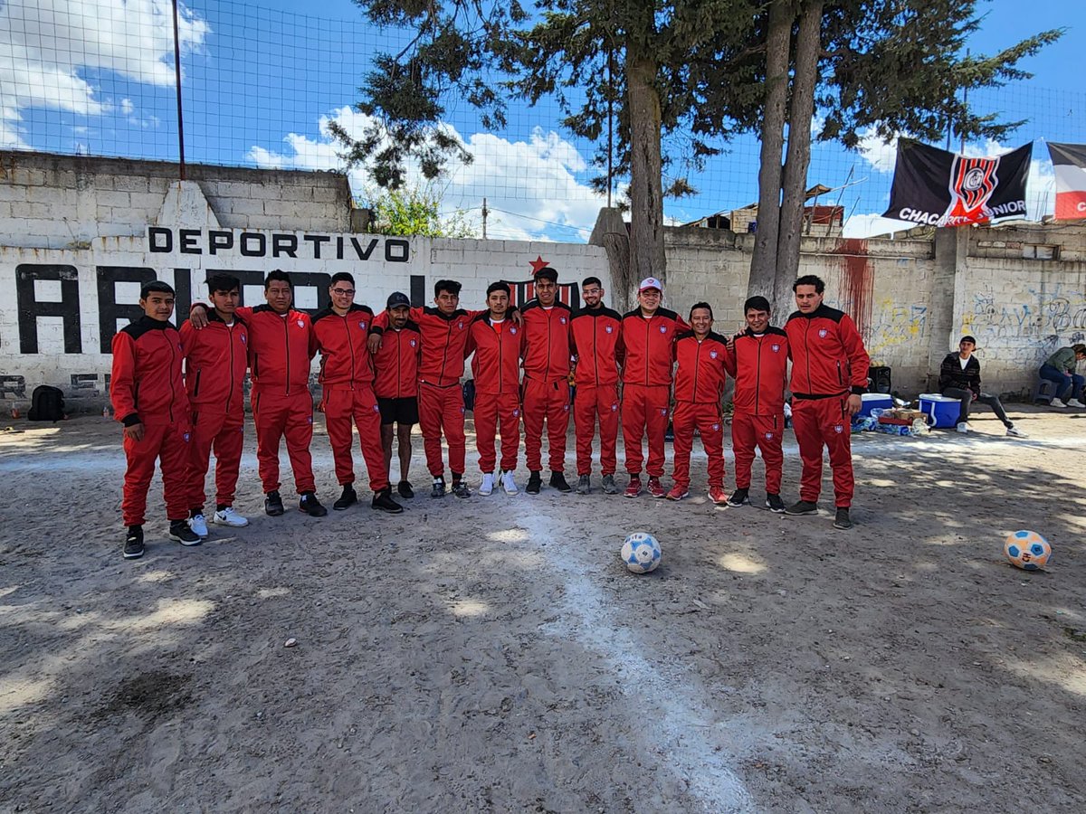 AldoST13's tweet photo. #practicadeporte Club Deportivo Chacarita Jrs. Fútbol Amateur de San Buenaventura, Toluca, Estado de México. #ViernesBotanero https://t.co/Rd0VNe2Tk1