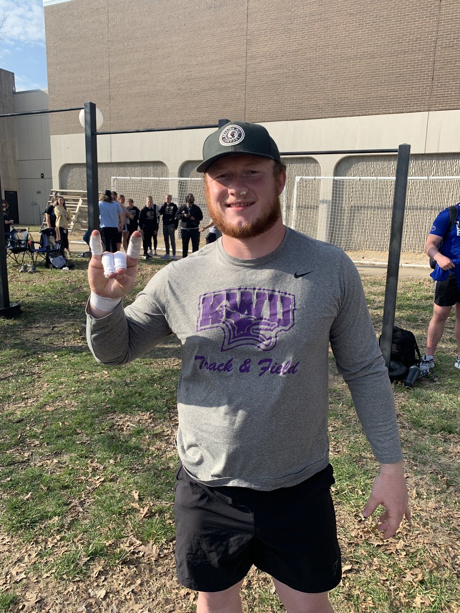 KWU_XC_Track's tweet photo. Cole Parker battled a STRONG 30 mph crosswind today in the Javelin but still found himself atop the leaderboard. His first place toss went 53.53 meters!
#ThrowYotes https://t.co/dHW3Qj9YpA