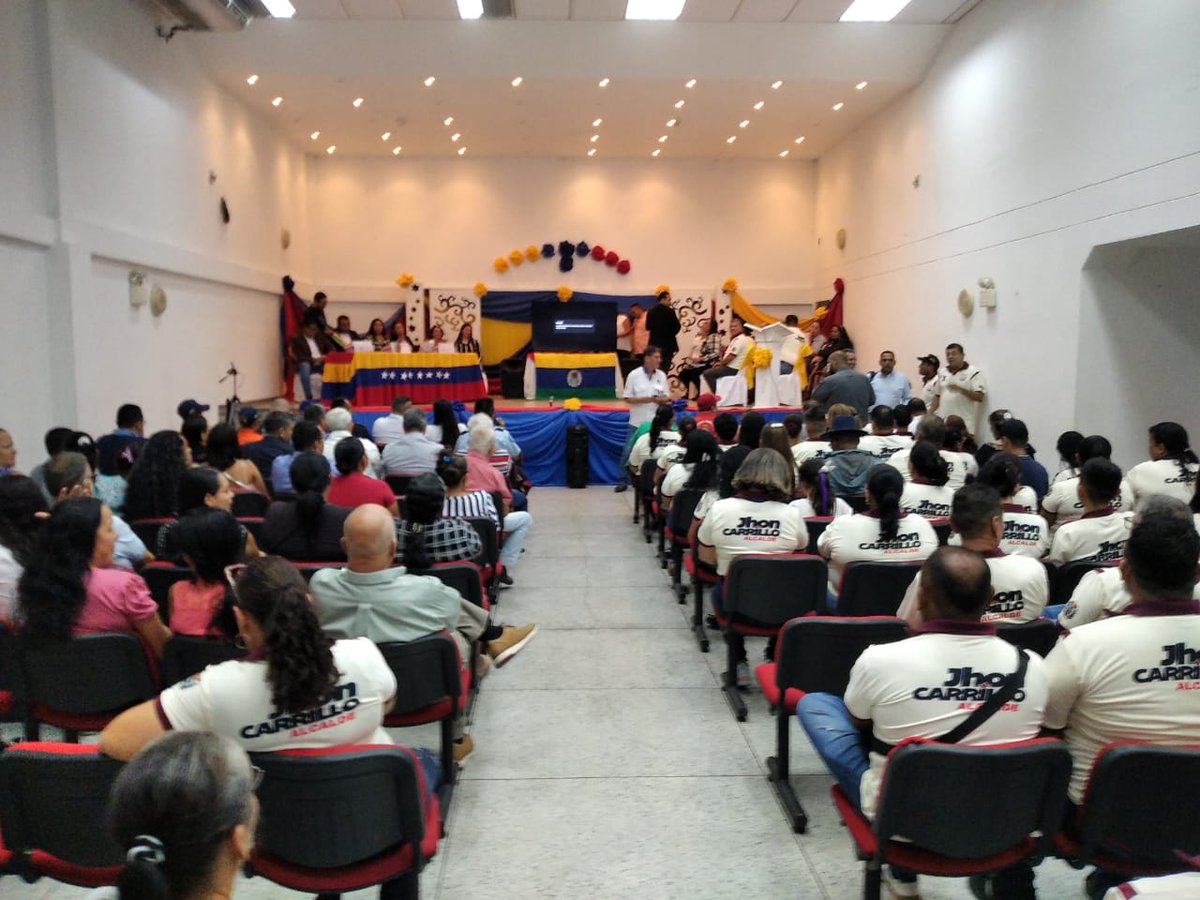 #31marzo 
En el auditorio de la casa de la cultura Don Andrés Bello del Municipio #PedroMariaUreña se realizó un importante acto de entrega de Memoria y Cuenta Año 2022 de Nuestro Alcalde <a href="/AlcaldeUreJhonC/">Jhon Carrillo</a>. 
<a href="/NicolasMaduro/">Nicolás Maduro</a>
<a href="/FreddyBernal/">Freddy Bernal</a>
<a href="/liset_mayerlin/">Liset Mayerlin Pallares</a>
#SoyComunicadorClap