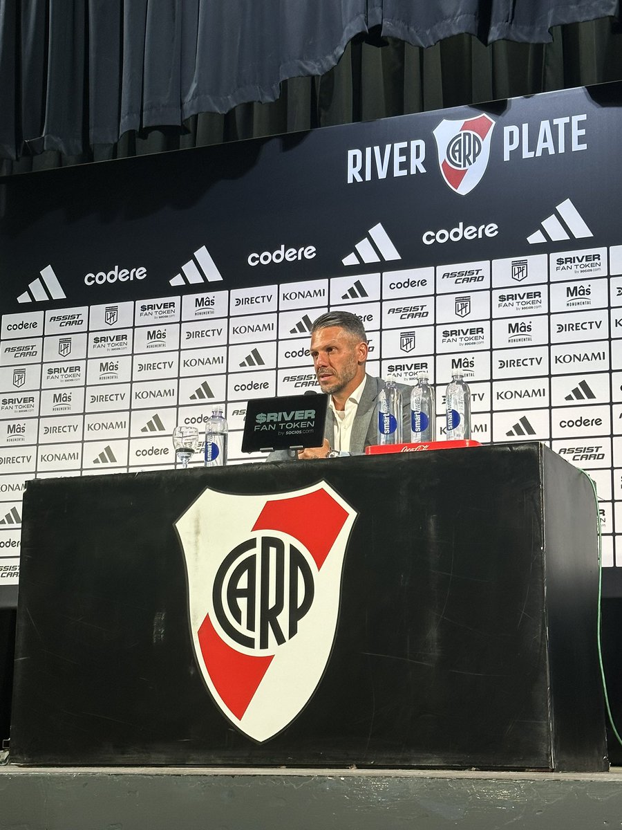 juanbalbi9's tweet photo. 🗣️ Demichelis: “Muchos se preguntaban si Paradela y Nacho Fernández podían jugar juntos. Bueno, hoy tiró el centro uno y metió el gol el otro. Los buenos pueden jugar siempre juntos”. https://t.co/U6VHCPRasA