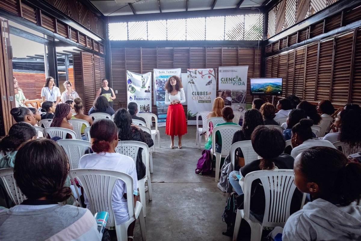 Clubes de Ciencia Colombia tweet media