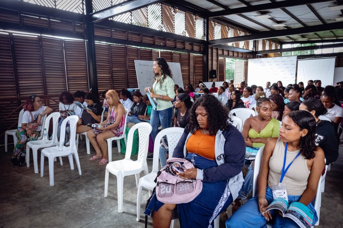 Clubes de Ciencia Colombia tweet media