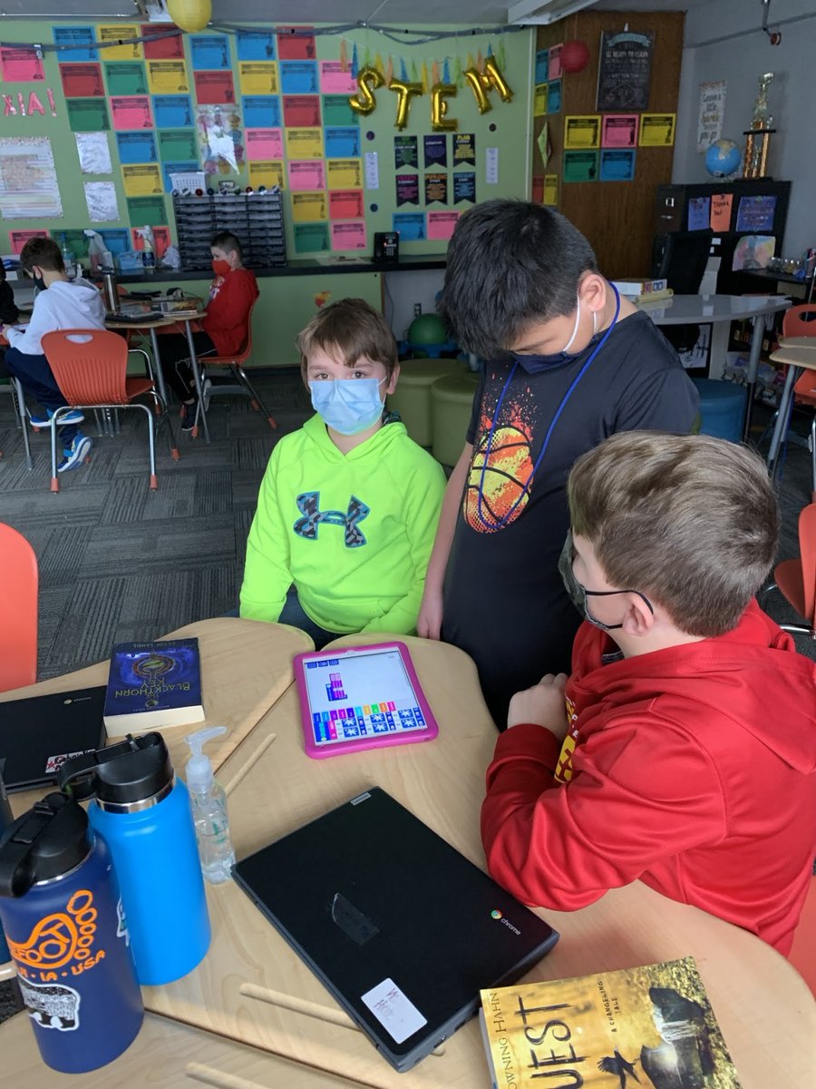 unruly_studios's tweet image. Get into the coding zone ⚠️ 

@shannonmmiller&apos;s students had a fun-filled day of coding with Splats with a special Unruly Pro guest appearance!

#UnrulyEducators #STEMeducation #VanMeter