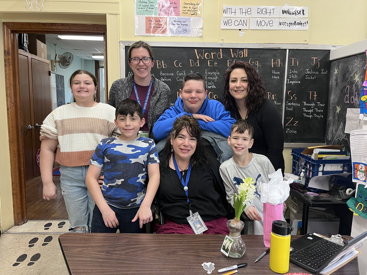 Hilary Veth Quinn tweet media