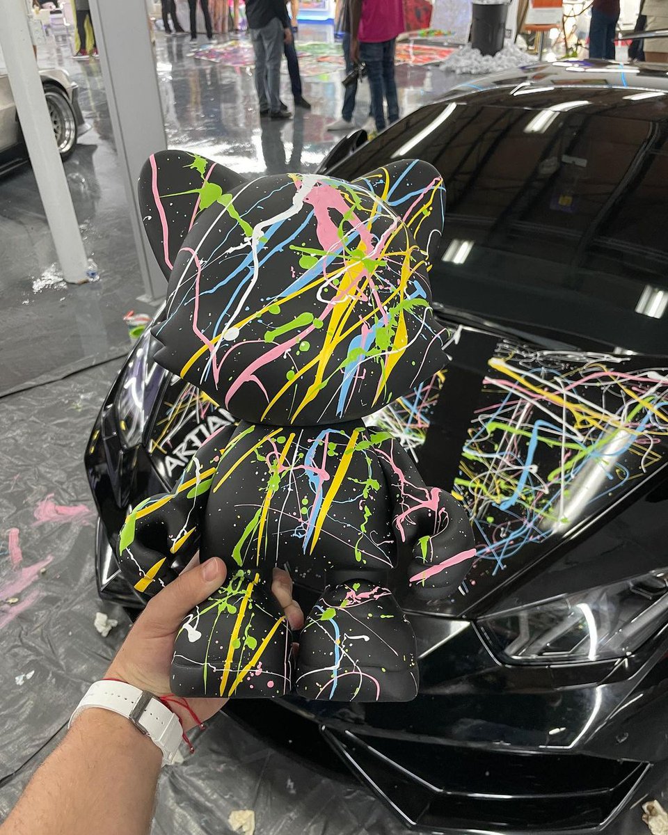 Eric_Gonzalezfx's tweet photo. Making the hood of the lambo look 🔥🔥 https://t.co/XP1xv2FchA