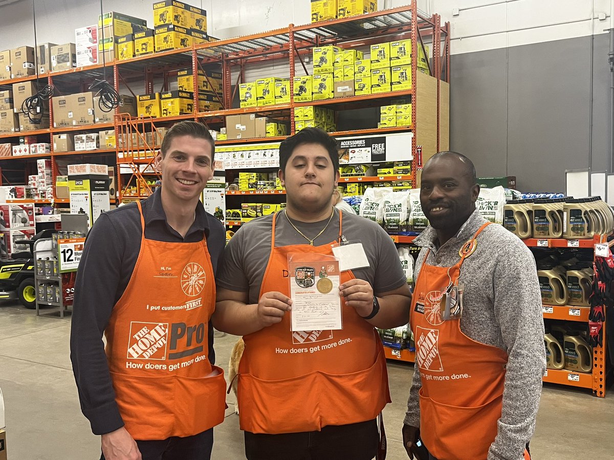 Was able to see David’s work payoff with a homer from @Sean_Monty_ today. Huge shoutout to David for the amazing work and dedication he has to the team and the store overall!