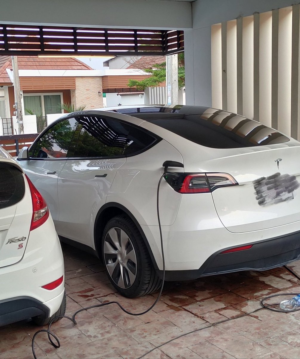 Since 2017 my first drive Tesla. Fu*k U Elon I have it now. Damn it!

<a href="/elonmusk/">Elon Musk</a>  #tesla #teslathailand