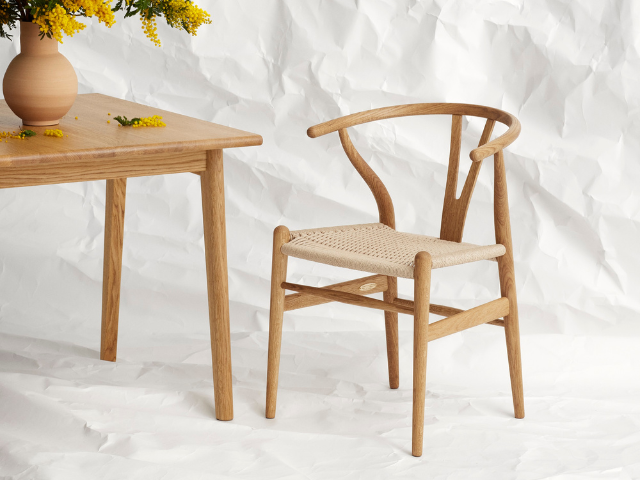 htd_kumamoto's tweet image. CH24 BIRTHDAY EDITION 2023 
販売期間は４月２日までです…
買い逃しがないように！！！
 オーク（オイル仕上げ）
 ダブル平編み
 納期：2023年9月以降に順次お届け。 
#CH24 #Yチェア #カールハンセン
 #ウェグナー #北欧 #北欧家具 

オンラインショップより販売中です 
happy-time-direction.com/SHOP/CA018.html