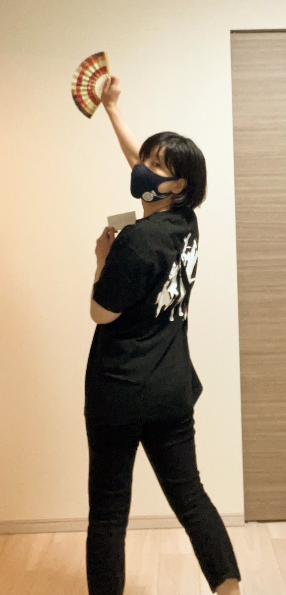 rinyuumin's tweet photo. #天下布武キャンペーン に当選したようで❗️#レジェバタ福袋 が届きましたー✨😍ありがとうございます‼️‼️
嬉しくて全部身に纏ってみました😆✨
なんだか出演したみたいな���持ちになってしまう‼️✨✨

殿と姫が海外で幸せに暮らしてる妄想をしながら…⚓️⛵️😖✨💕
美しかったなぁ…かっこよかったなぁ… https://t.co/WeaZ9Vvv6g