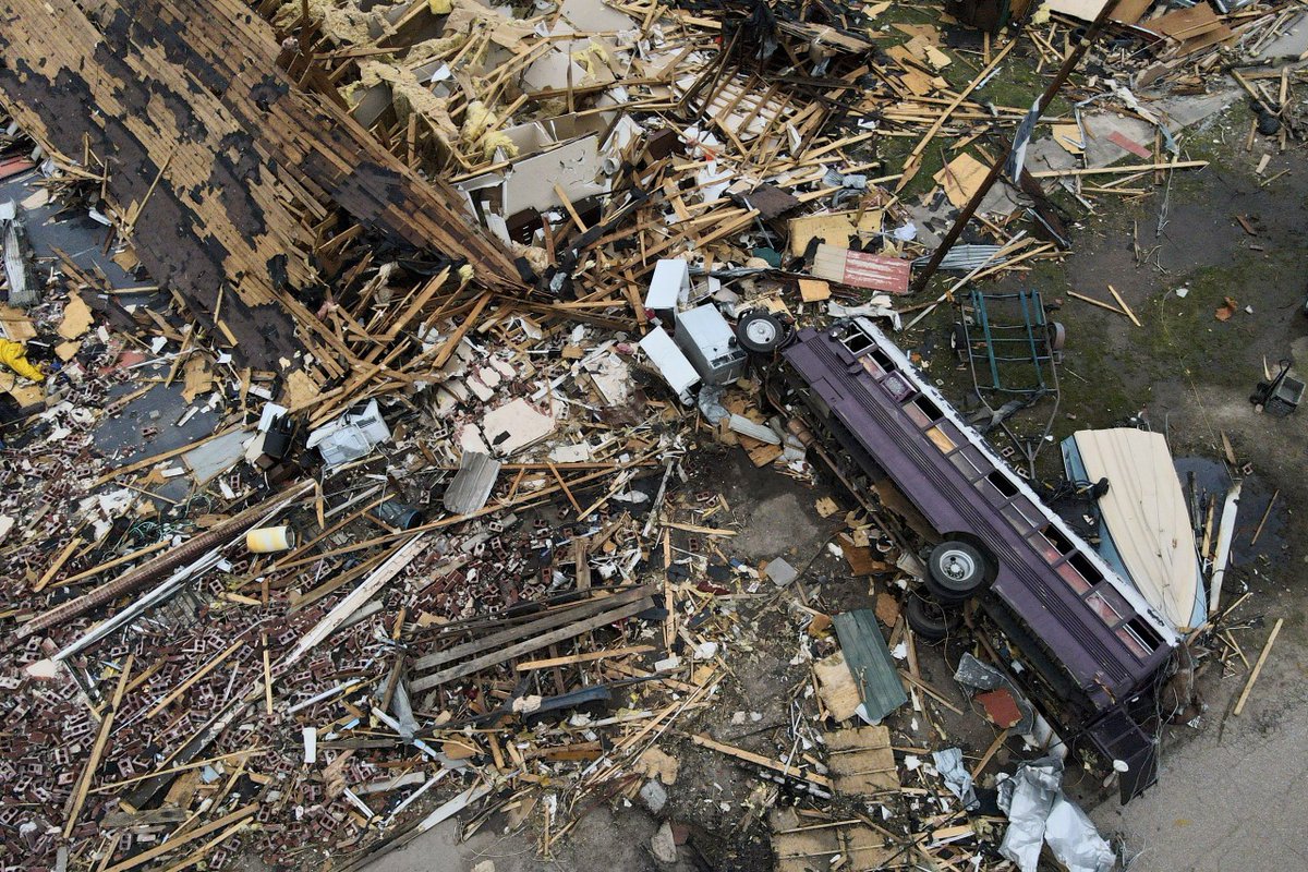 keloland's tweet photo. Meteorologists are urging people in parts of the Midwest and southern U.S. to be ready Friday for dangerous weather including tornadoes.
https://t.co/sBtY3oRESA https://t.co/QxT6jfymhL