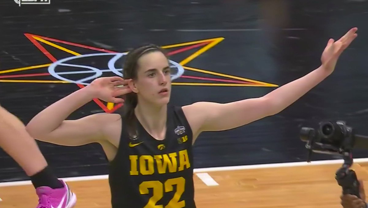 CBSSports's tweet photo. 🔹41 points
🔹8 assists
🔹6 rebounds
🔹1 steal
🔹Scored or assisted every bucket in the 4th Quarter

Caitlin Clark is HER https://t.co/ZPsuyFwjtC