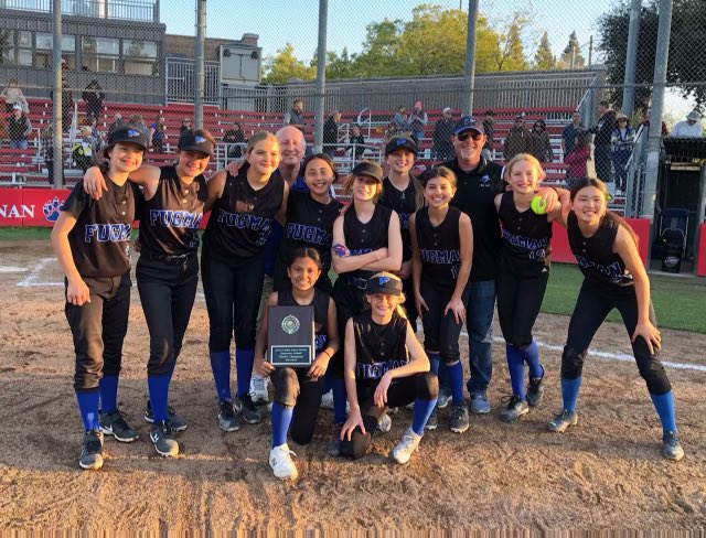 CNSoftball's tweet photo. Congrats to Fugman Elementary &amp; Coach Frates for winning the District Championship🏆Way to represent Clovis North Softball🥎 https://t.co/TBEfC2Wvaw