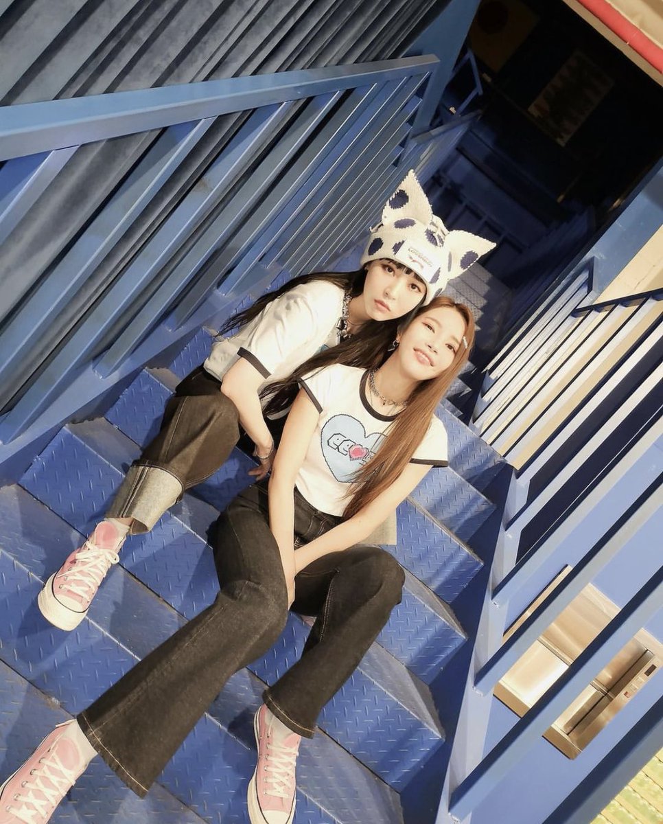 moonbyul rev tweet media