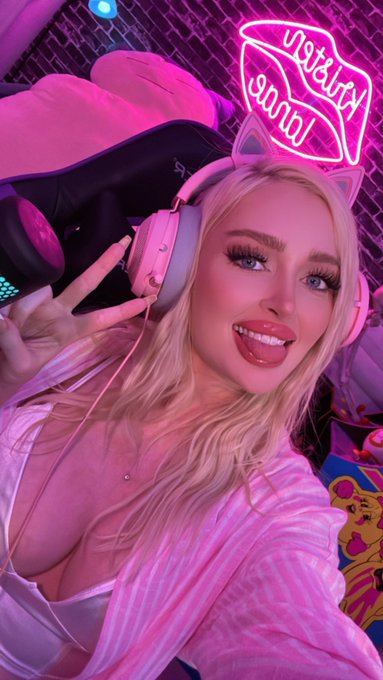 live rn! 💕  https://t.co/RSgXtCBmkL https://t.co/CAjo01E9t9<a href="/tag/ufc274"class="tags"><span>#ufc274</span></a>