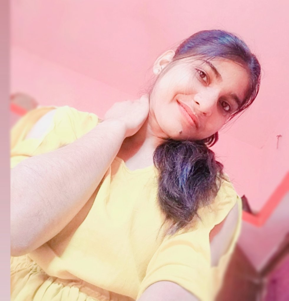 aarya_rt's tweet photo. पीली हैं सरसों पीली हैं फूल,,
देखो तुम मुझे जाना नही भूल !!
#Yellowglow 💛✨ https://t.co/lME0syGcYe