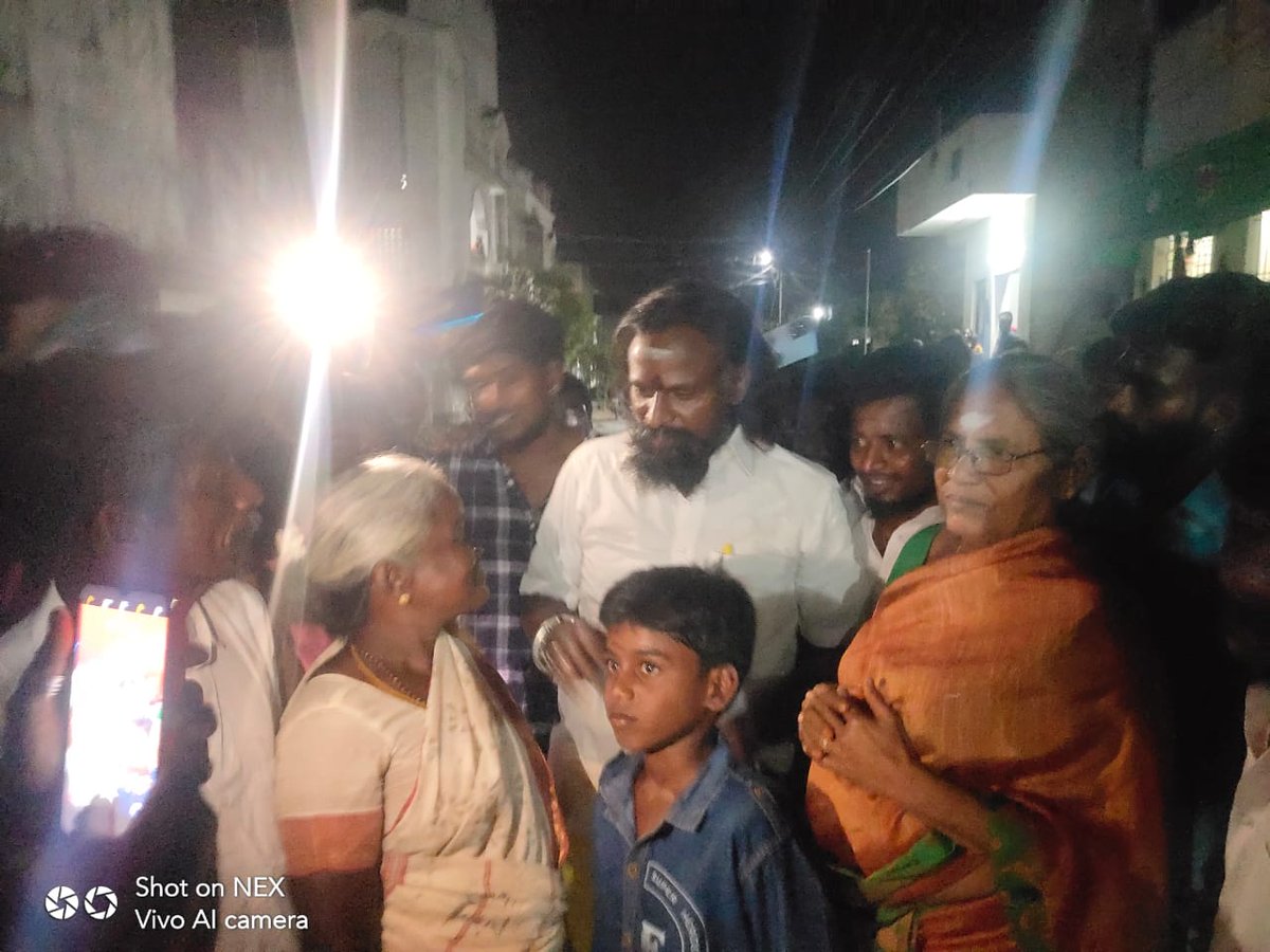 srirankam's tweet photo. இன்று திருவள்ளூர் மாவட்டம் திருவாலங்காடு &amp;பழையனூர் வடராண்யேஷ்வரர் கோவில் திருவிழாவில் சமநீதி போராளி அண்ணன் @KKSelvakumaroff அவர்கள் கலந்து கொண்டு சிறப்பித்த போது...

#திருவள்ளூர்_மாவட்டம்
#தமிழர்_தேசம்_கட்சி
#வீரமுத்தரையர்_முன்னேற்ற_சங்கம் https://t.co/geRYLkynaU