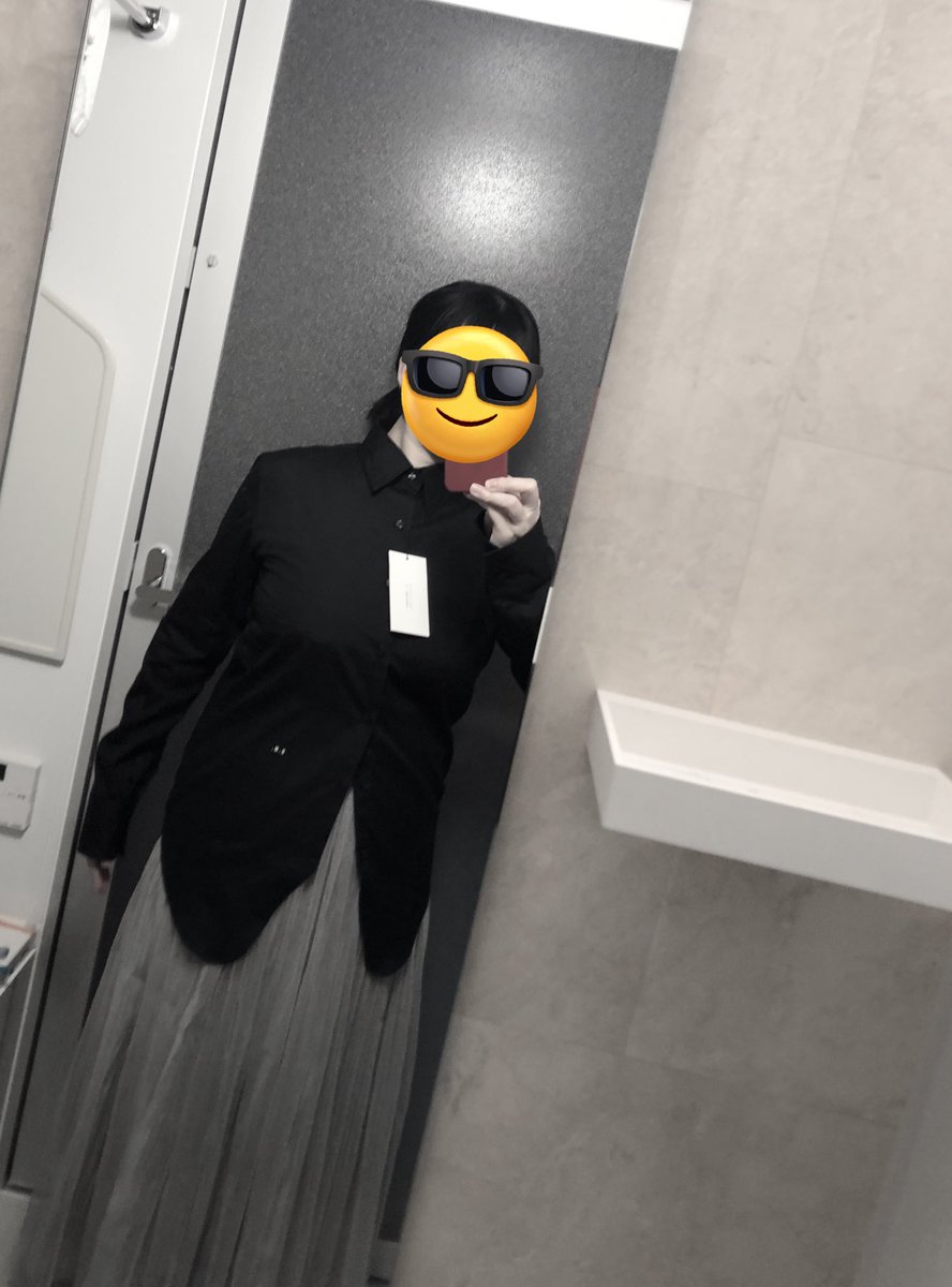 apfel_eri's tweet image. Nハリ黒シャツ38感想
私は身幅厚く腰張り＆前閉めたいから38にして良かった。袖長さよりも、メンズでダーツないのが気になる。痩せなきゃ余裕ない😓
36はロンTとパーカー所有でタイトさ知ってるから今回38一択
でも36、洋服借りてる感が良いんだよねぇ🥺は？
＃宮本浩次
＃Nハリ
＃エレカシ35
＃グッズ