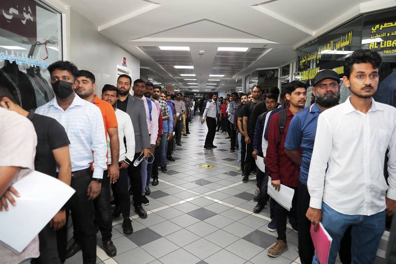 UAENews's tweet image. Nigerian soldier and Egyptian policeman among hundreds of Dubai taxi driver applicants dlvr.it/Slpwmz