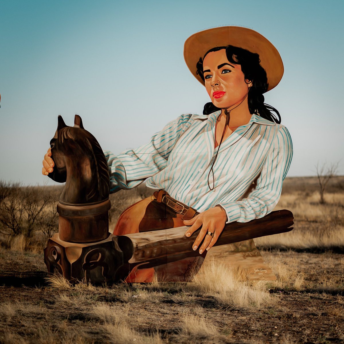 Michael04482090's tweet photo. #marfatx #elizabethtaylor https://t.co/gICxsAz7U1