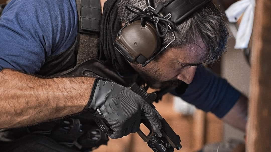 WesleyConnor6's tweet photo. #tenofswords #tenofswordsfilm #shortfilm #film #crimefilm #tactical #goon #goons #ar15 #bravocompanyusa #bcm #peltorcomtac #3m #lbxtactical https://t.co/CizEjMindV