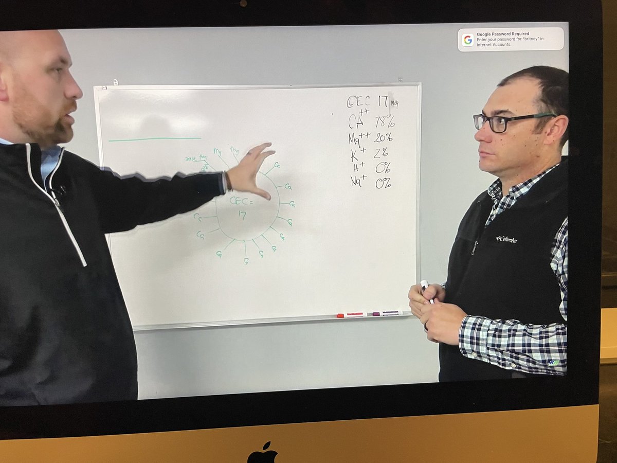 vixfarms's tweet image. What else would you rather be doing on a friday night than #diggingin?@Bkitch1Bodie @sean_nettleton @JasonSchley @AgIntelAg @Agronomy365