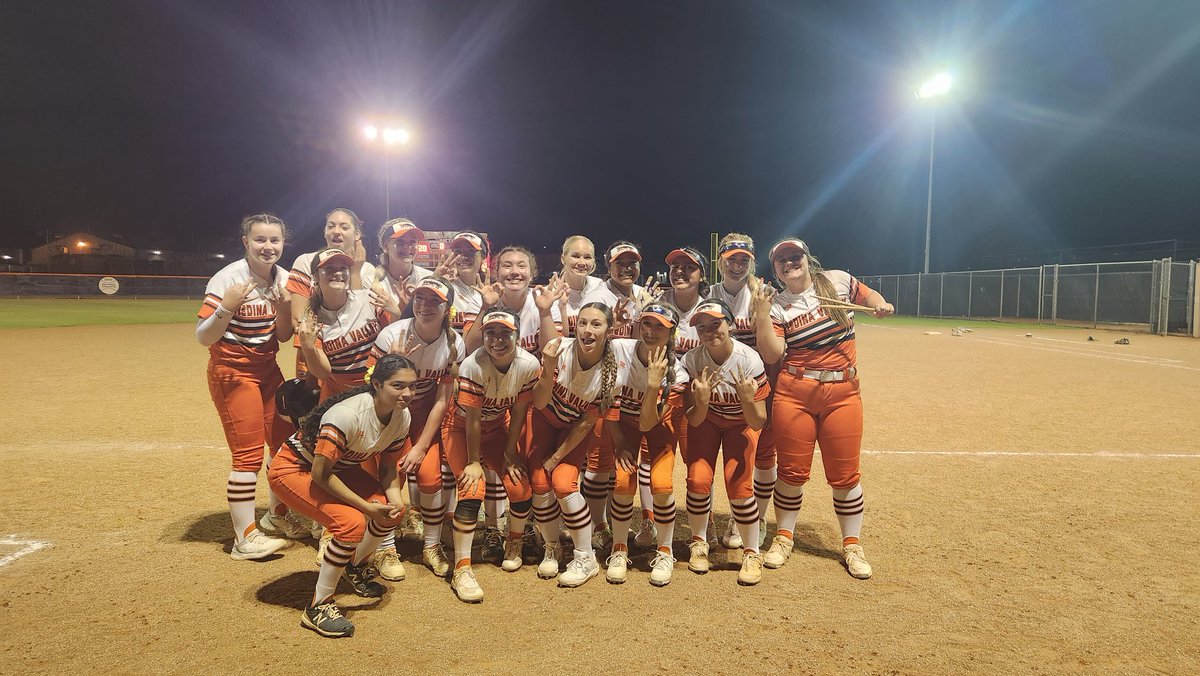 SoftballMedina's tweet photo. Lady Panthers and SW battle in a great game, but the Panthers seal the victory, 5-4,  with a Kenzee K. walk-off single off the wall to score Aubrey D.

Aubrey D. 4 for 4 and Kenzee K. 3 for 4 performance would lead the Panthers. Kaylee U. work behind the plate earned her Def. POG https://t.co/4QsTfOXEoD