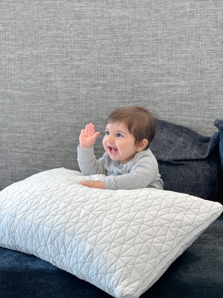 ME !! 
I ❤️  to sleep!! 
*GREENGUARD Gold and CertiPUR-US® certified for your peace of mind. 
*Treat yourself today!
#sleeptips #adjustable #pillows #neckpainrelief #wellness #FridayFacts  #toptested #fanfavorite #sosatisfying #soft #supportive #doctorrecommended #sleeponit