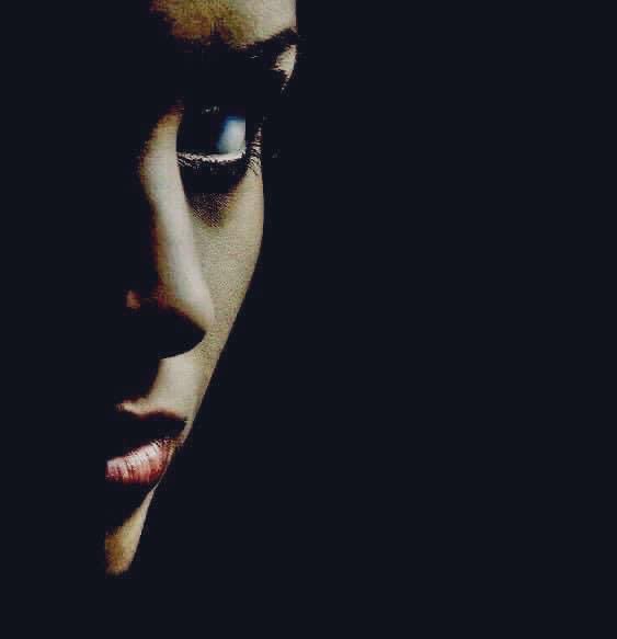 Das Herz ist ein komisches Organ

erst wenn es gebrochen ist
schlägt es seinen eigentlichen Ton

wenn es nicht bricht
versteinert es. 

hannah arendt