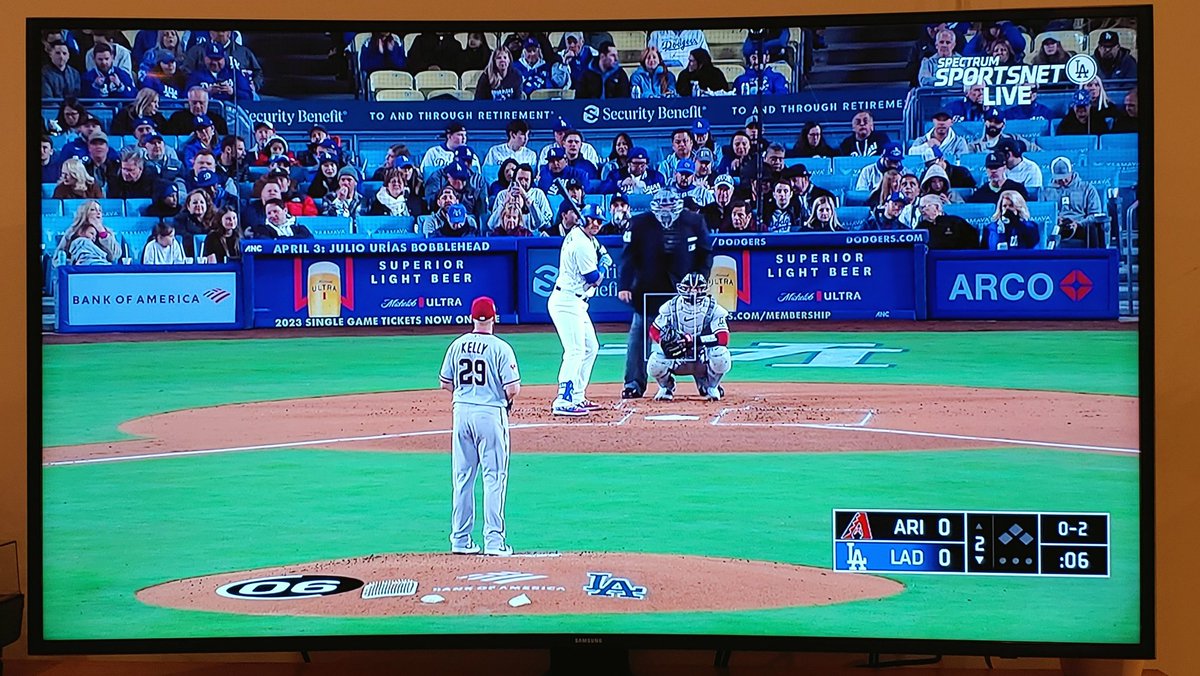kevin_milner's tweet image. Hey @SportsNetLA, the mound overlay pitch clock graphic is distracting, redundant, and just plain ugly. Please turn it off, it&apos;s already in your beautiful scorebug! #dodgers #snla #sportsnetla #pitchclock #scorebug