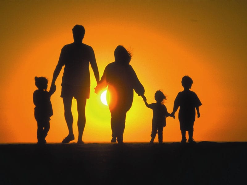 يوسف القاسمي on X: "ما هو سر عافية الاطفال ..! حب الزوجة لزوجها والزوج لزوجته .. سر عافية الأطفال ..! كيف ذلك ؟ يروى أن أحد الحضور في المحاضرة في المجال الأسري