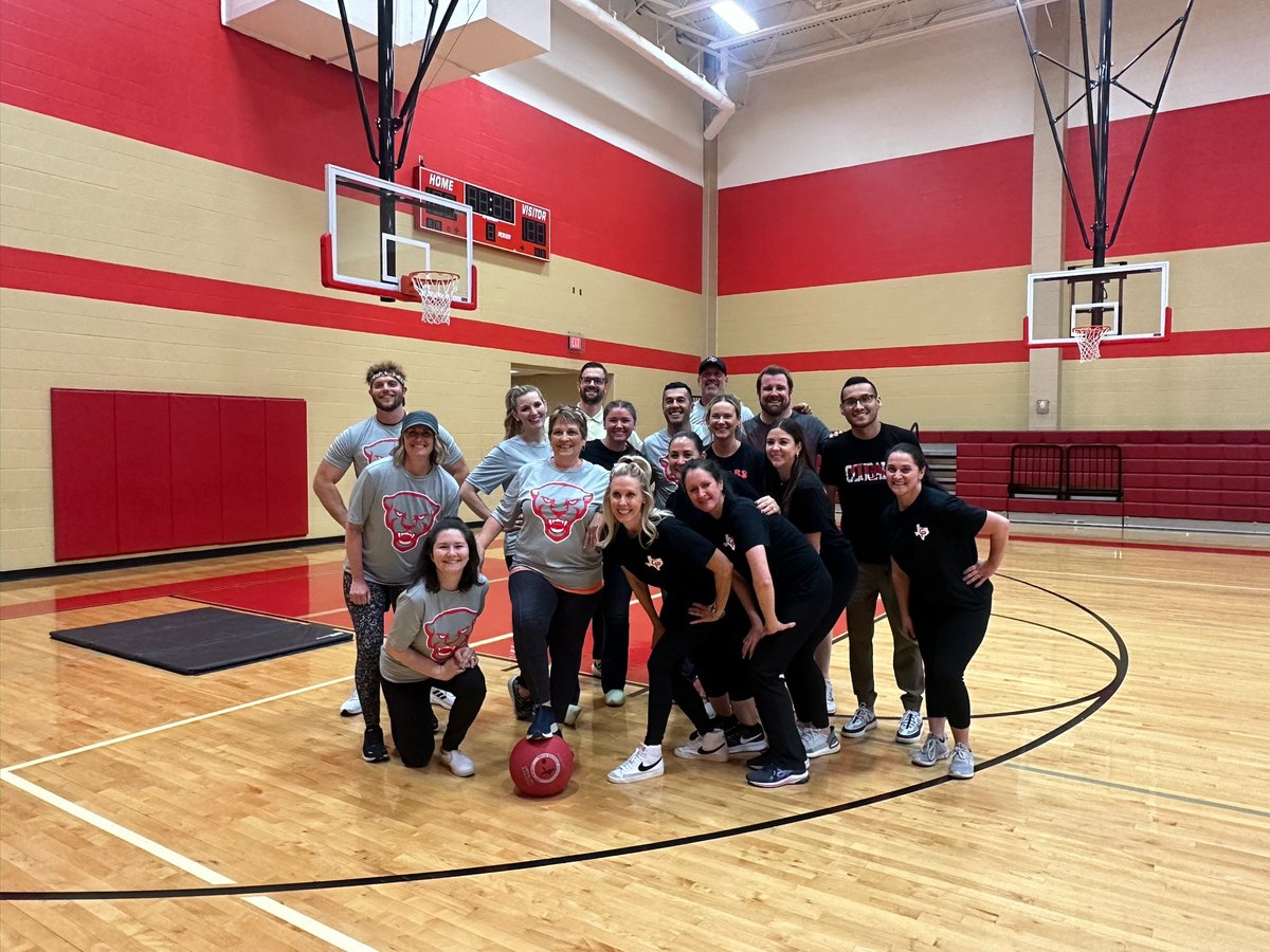 TISDCPJHS's tweet image. Our staff is the best...and not just at kickball!  😁

#DestinationExcellence #successnothingless #knowyourimpact 

@cpjh_jv