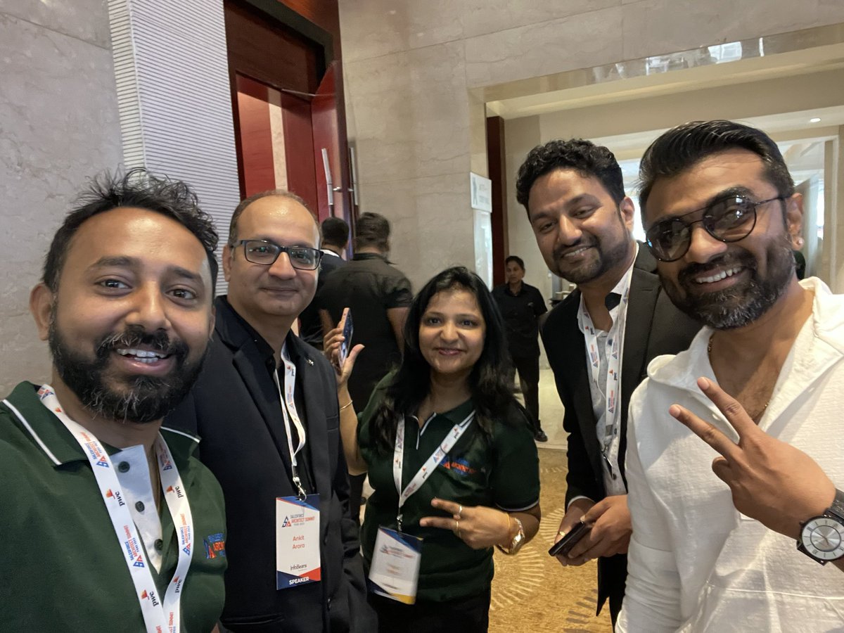 roushan234's tweet image. Nice catching up @ankitarora @abhinavguptas @mittalpayalSF  @RoshanKotla ##SAS23  @SFArchSummit