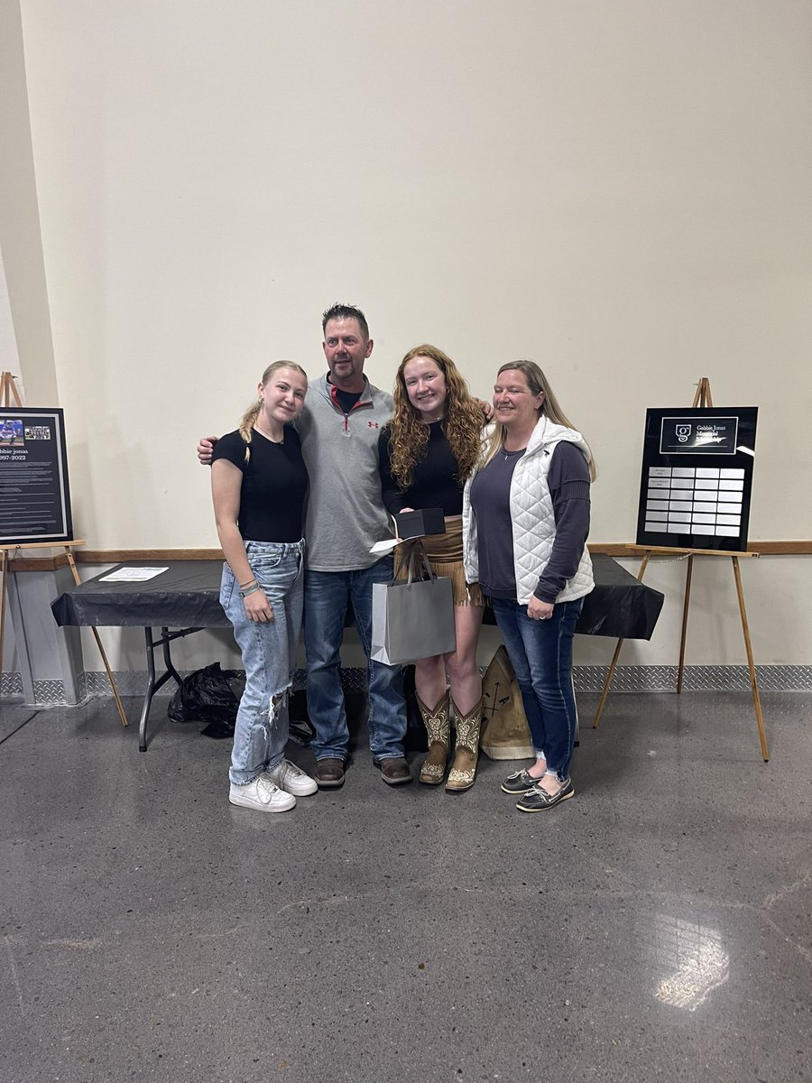 ktj05's tweet photo. Congratulations to Payton Kinkaid for receiving the 2023 Gabbie Jonas Memorial Scholarship!  Best wishes to you for the remainder of your high school season and your college career at Wayne State College! https://t.co/MFuO0QyY8s