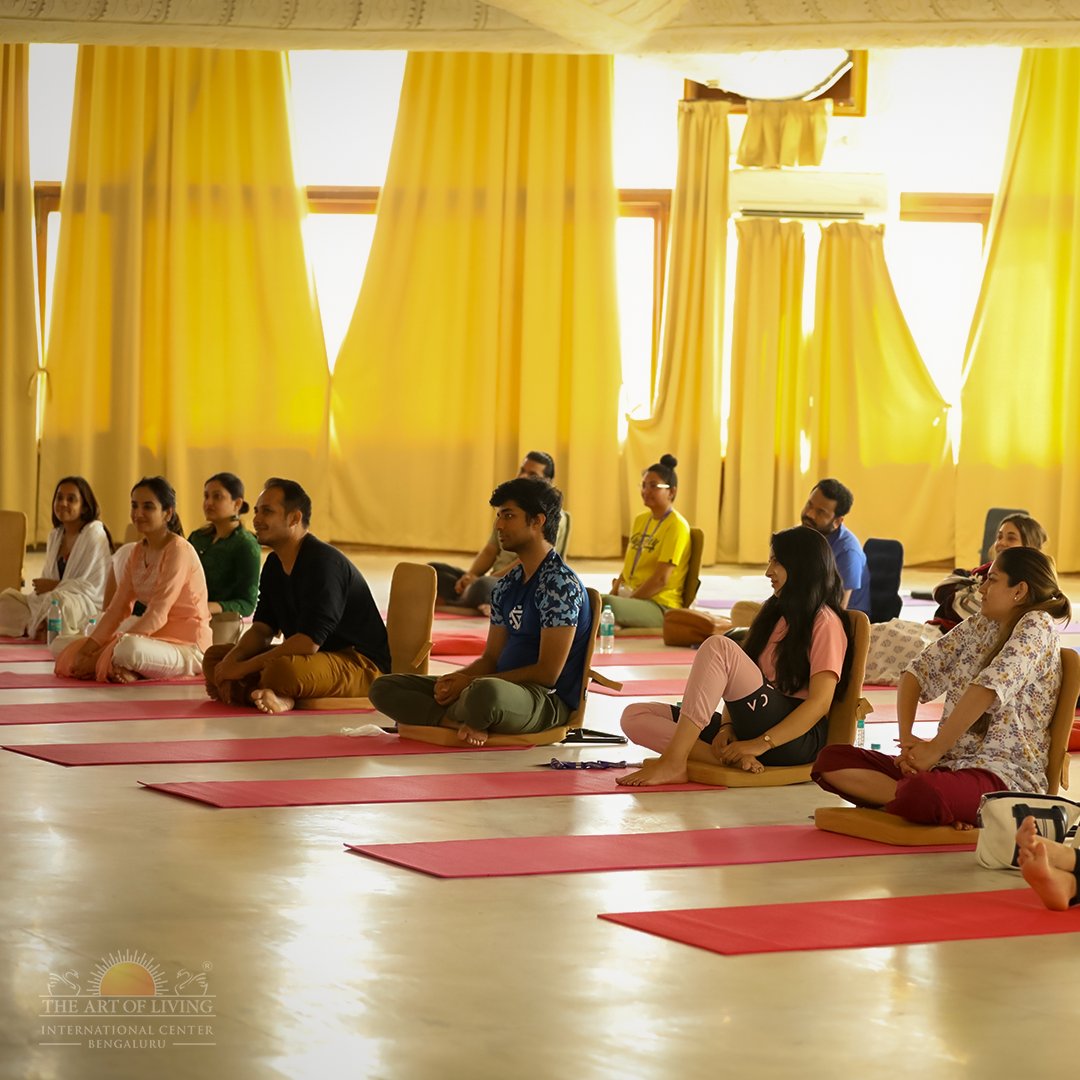 BangaloreAshram's tweet image. The Art of Living International Center, Bengaluru hosted its first-ever unique gathering of over 40+ social media creators and influencers.

The creators underwent the flagship @ArtofLiving Happiness Program as well as experienced fun activities and wellness sessions!