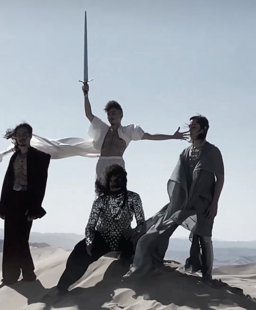 / / aurora (greta’s version)