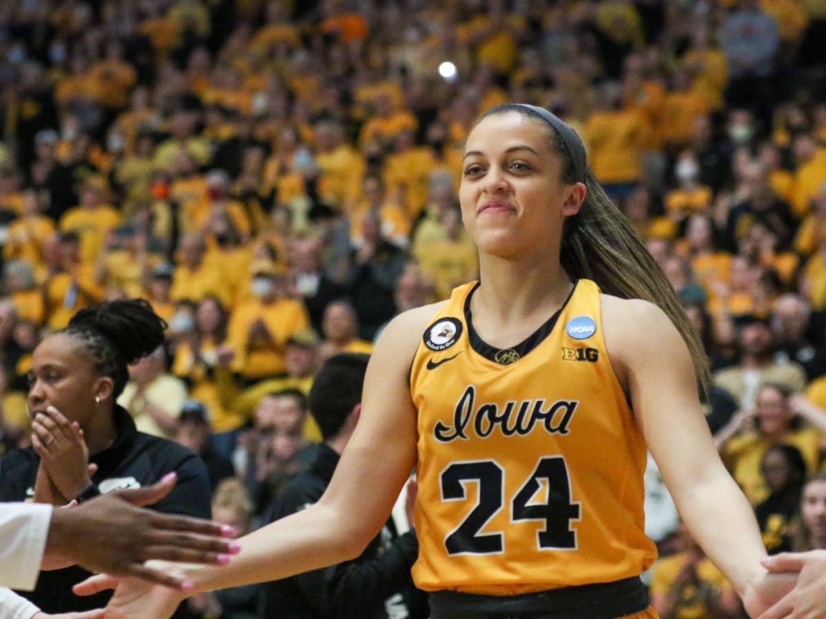 pgray82002's tweet photo. This is my Gabbie Marshall appreciation tweet! 

Defense wins Championships! 🏆

Good night &amp; sweet dreams Hawkeye fans! https://t.co/qLU9qkP7uS